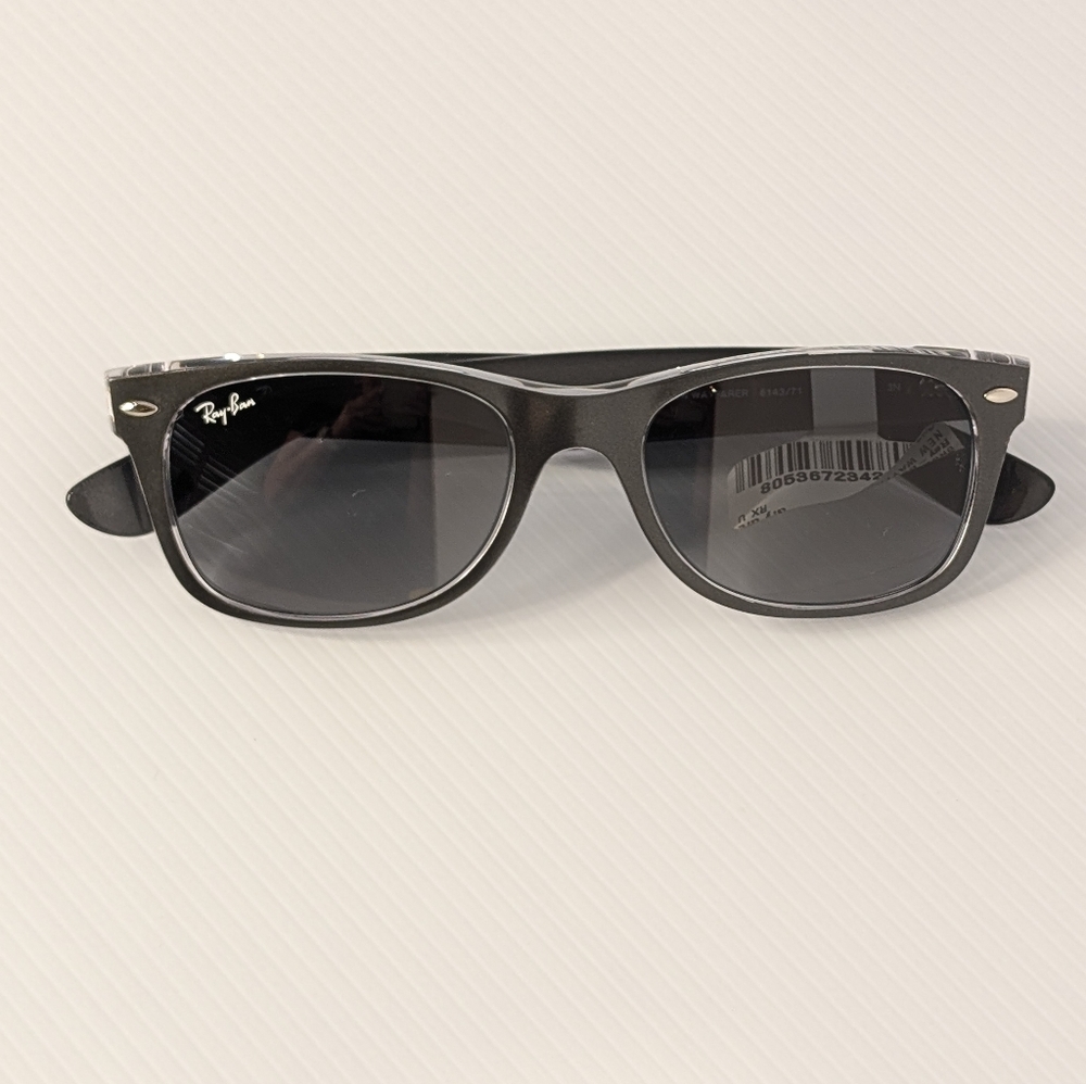 Ray-Ban Polished transparent grey, Sunglasses with case!